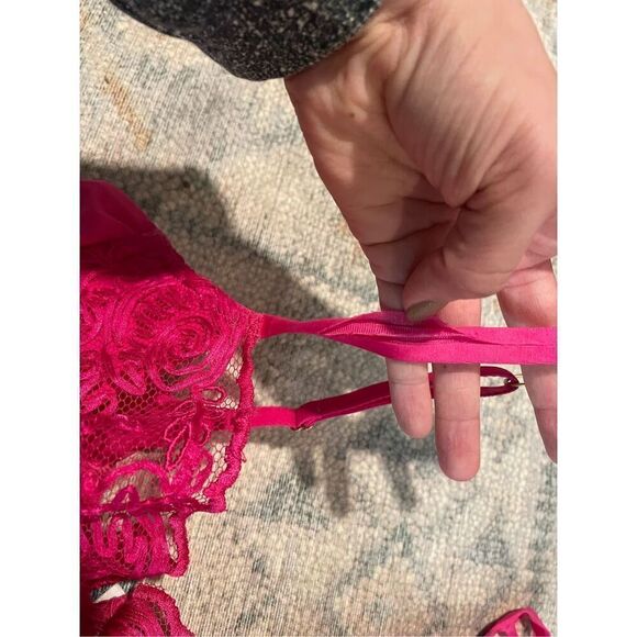 Victoria Secret very sexy push up without padding bra pink lace size 36D - Picture 4 of 6